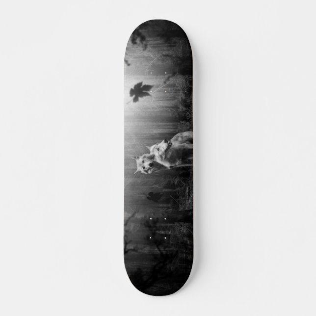 Wunderschöne Wölfe Schwarz und Weiß Leaf uns allei Skateboard (Vorne)