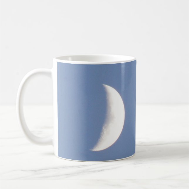 Wunderschöner Bergmond im Tageslicht Tasse (Links)
