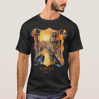 Wunderschöner Sonnenuntergang in Venedig T-Shirt