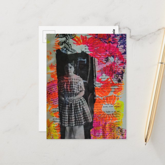 Wunderschönes Kind auf Blumen Mixed Media Collage Postkarte (Vorderseite/Rückseite Beispiel)