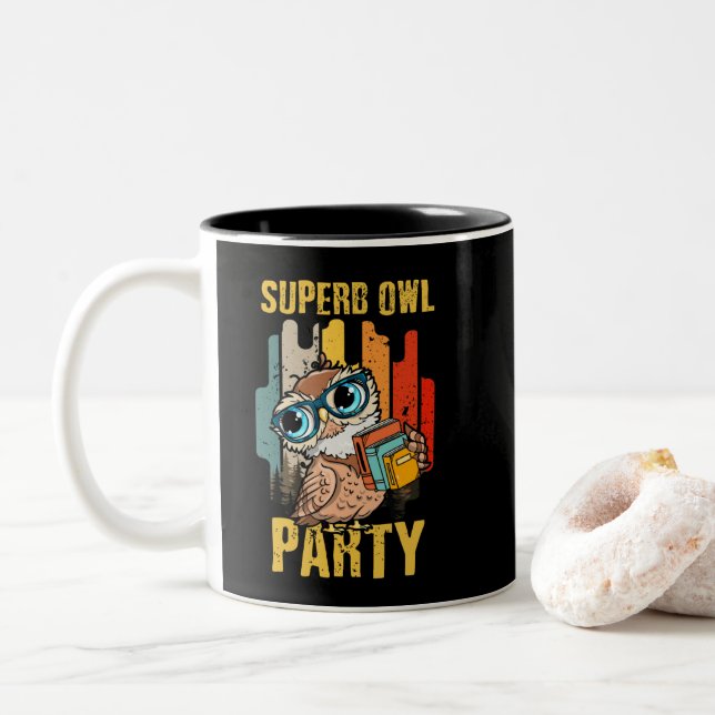 Wunderschönes Owl-Party, was wir im Schatten-Klass Zweifarbige Tasse (Mit Donut)