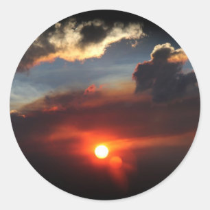 wunderschönes rauchiges Sonnenuntergangsfoto Runder Aufkleber