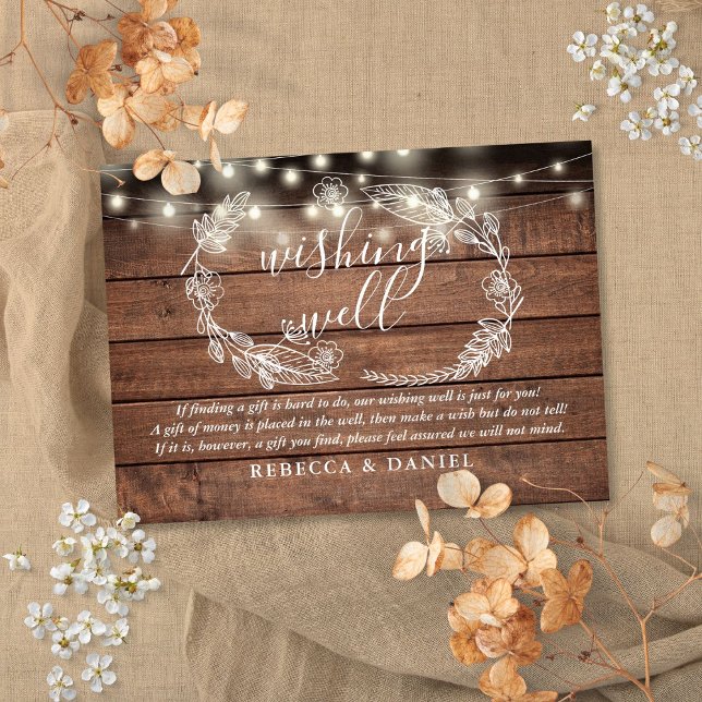 Wünschelrutenstränge beleuchten Rustikale Holzhoch Begleitkarte (Wishing Well String Lights Rustic Wood Wedding Enclosure Card)