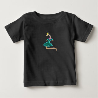 Wurm in einem grünen Kleid und einer Krone Baby T-shirt