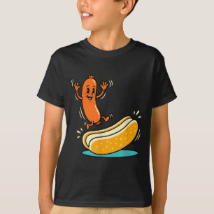 Wurst-Cartoon springt in Brötchen Wurst albernes E T-Shirt