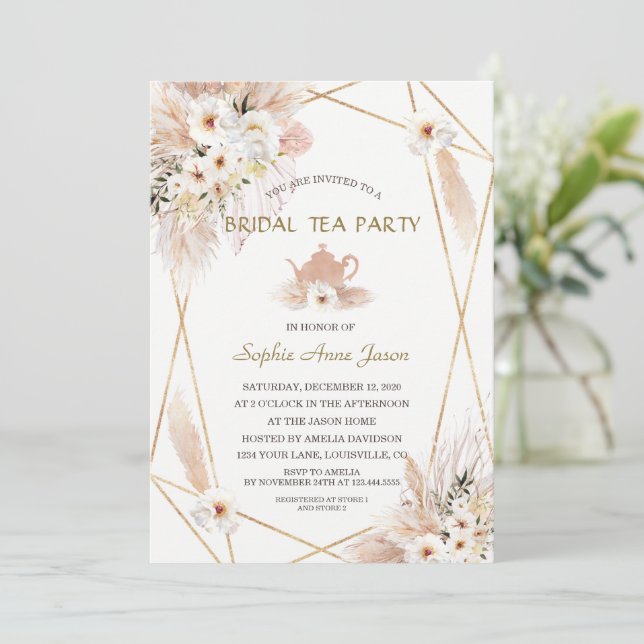 Wüste Weiße Rosen Pampas Grass Brautparty Einladung (Stehend Vorderseite)