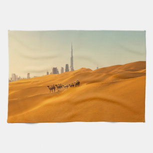 Wüsten Dubais Skyline-Ansicht mit Kameln Geschirrtuch