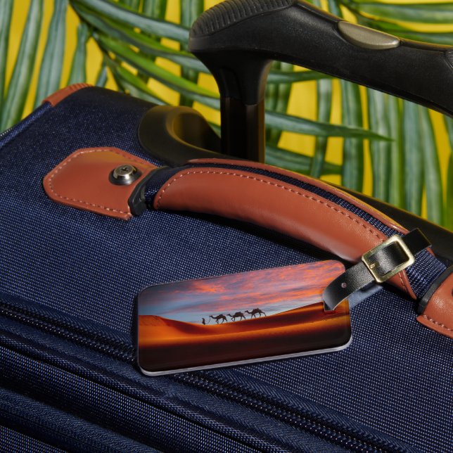 Wüsten | Mann und Kamele in den Sanddünen Gepäckanhänger (Vorderseite Insitu 3)