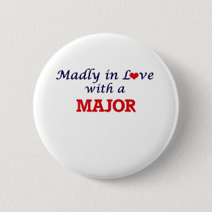 Wütend in der Liebe mit einem Major Button