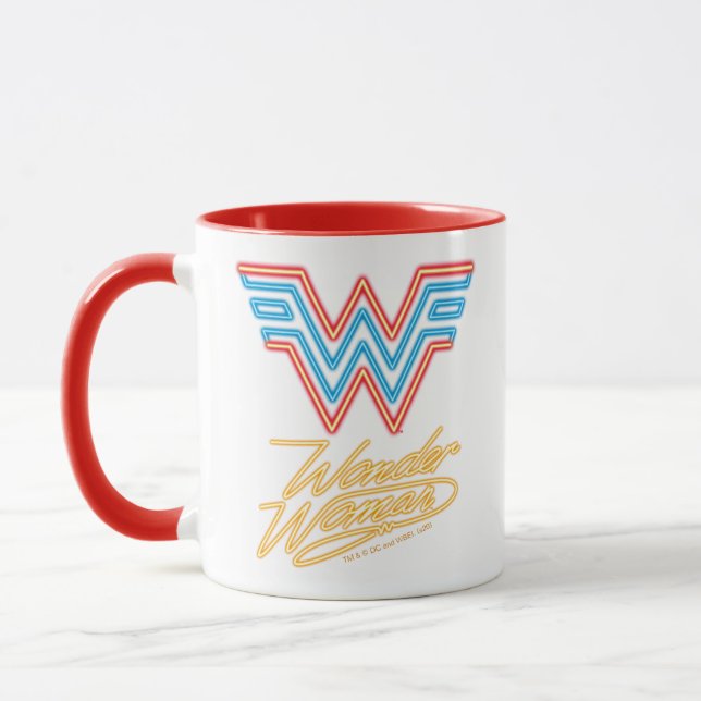 WW84 | Wonder Woman Neon Light Logo Tasse (Links)