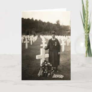 WWI American Mother at her sons grave in France Karte