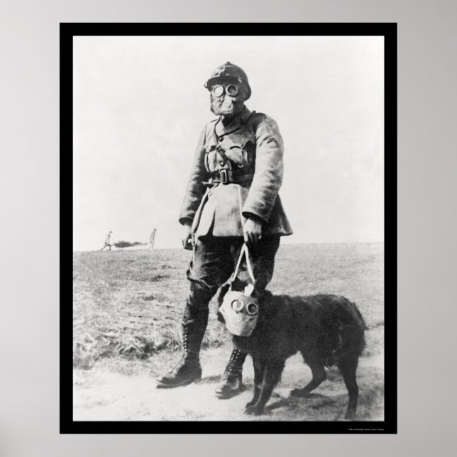 WWI-Sergeant und sein Hund tragen Gasmasken 1915 Poster (Vorne)
