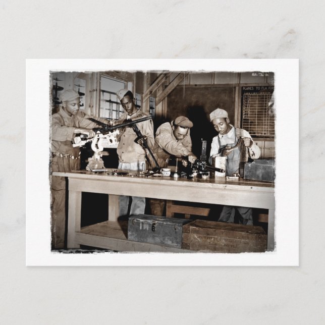 WWII Airmen Armorers Postkarte (Vorderseite)