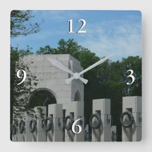 WWII-Gedenkkranz II in Washington DC Quadratische Wanduhr