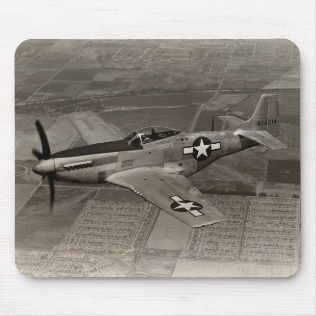 WWII P-51 Mustang im Flug Mousepad (Vorne)