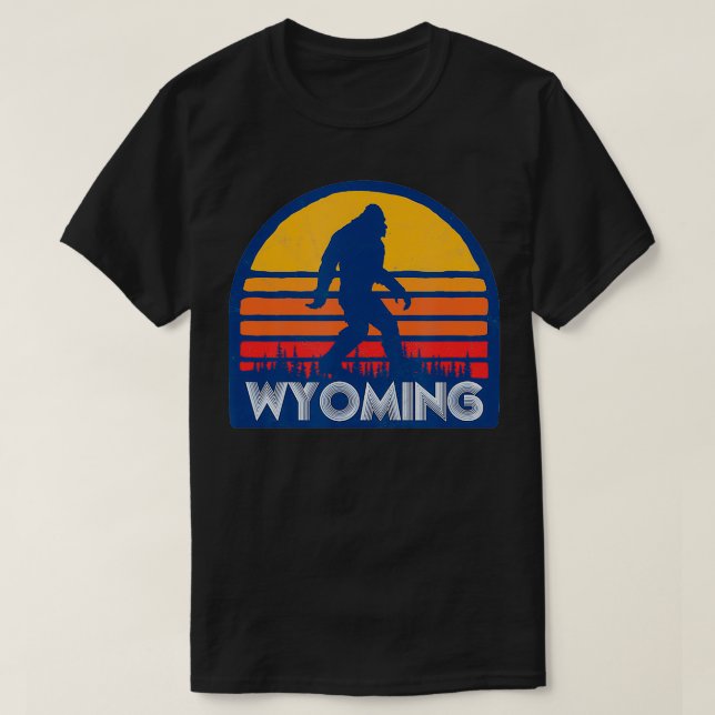 Wyoming Retro Surf Style Aighties Graphic T-Shirt (Design vorne)