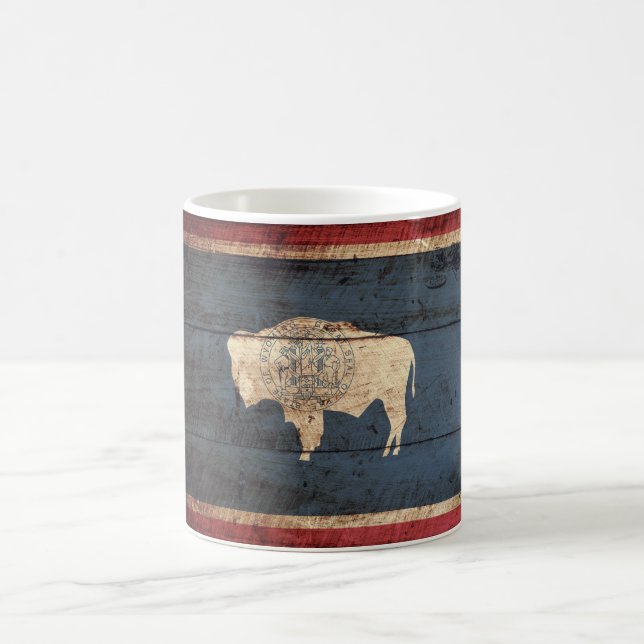 Wyoming State Flag auf altes Holzkörnchen Tasse (Mittel)