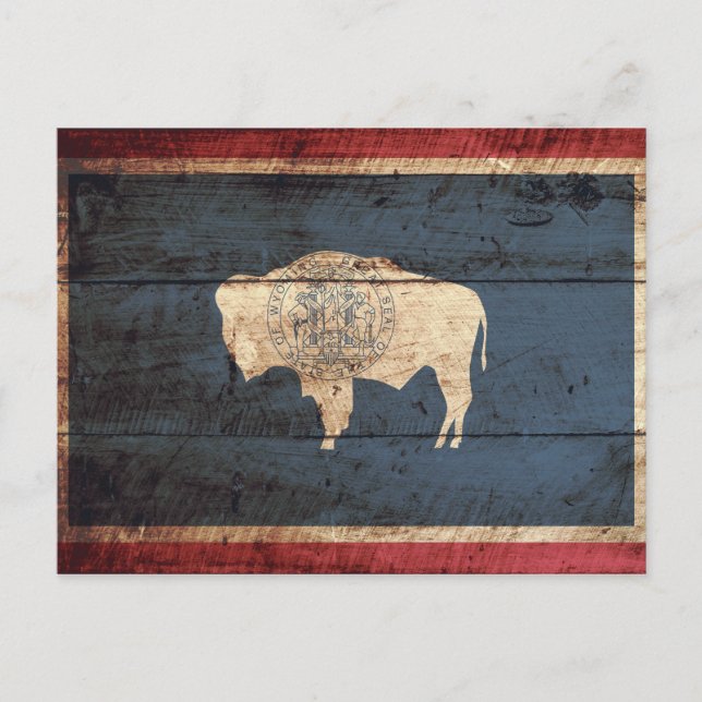 Wyoming State Flag auf Old Wood Grain Postkarte (Vorderseite)