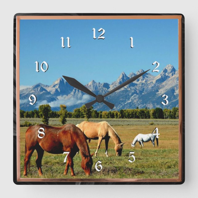 Wyoming, Teton-Gebirge mit Pferdeweiden Quadratische Wanduhr (Vorderseite)