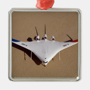 X-48B Blended Wing Body Unbemanntes Luftfahrzeug 3 Silbernes Ornament