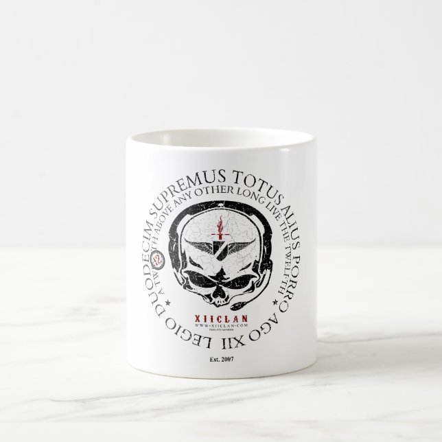 XII Skulled Kaffee-Tasse - 11oz Tasse (Mittel)