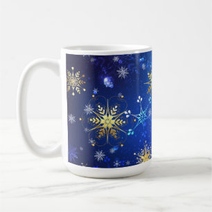XMAS Blue Background mit goldenen Schneeflocken Kaffeetasse