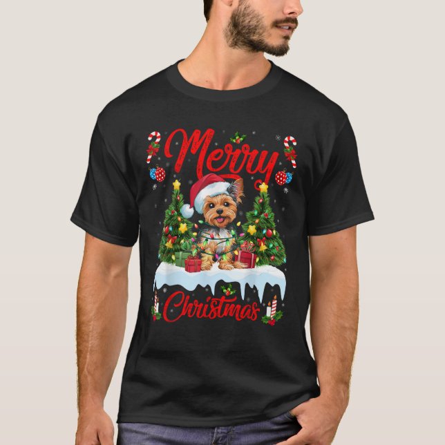 Xmas Tree Lighting Weihnachtsmannmütze Yorkie Dog  T-Shirt (Vorderseite)