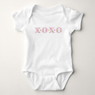 XOXO Baby Valentine Bodysuit Rosa Süßigkeiten-Herz Strampler