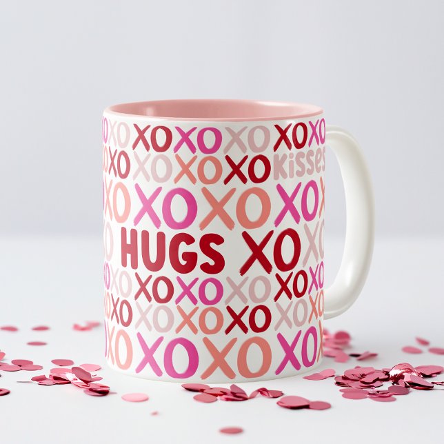 XOXO Hugs and Kisses Pink und Rot Niedlich Galenti Zweifarbige Tasse (XOXO Hugs and Kisses Pink and Red Cute Galentine Two-Tone Coffee Mug)