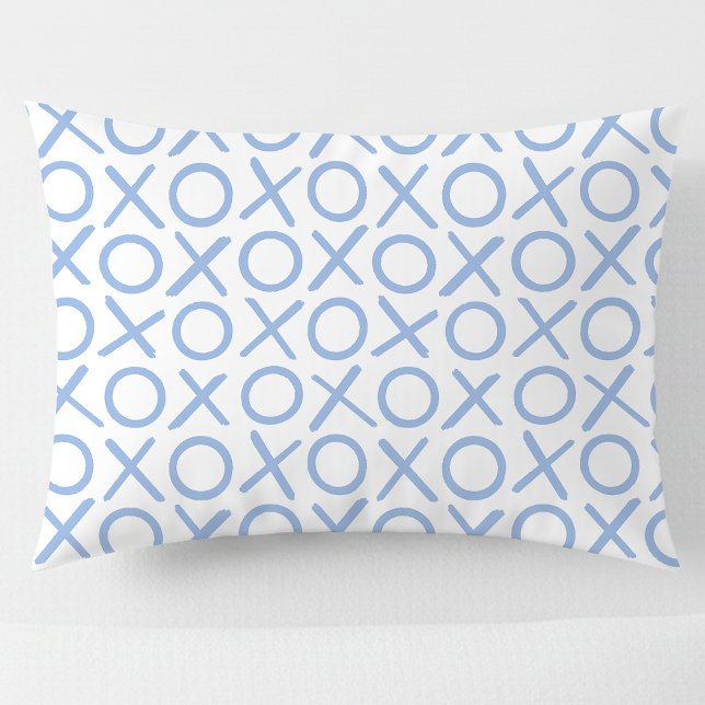 XOXO Hugs & Kisses Blue White Modern Pattern Kissenbezug (Von Creator hochgeladen)