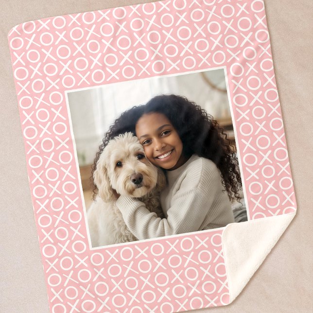 XOXO Hugs & Kisses Custom Photo Modern Pastel Pink Sherpadecke (Von Creator hochgeladen)
