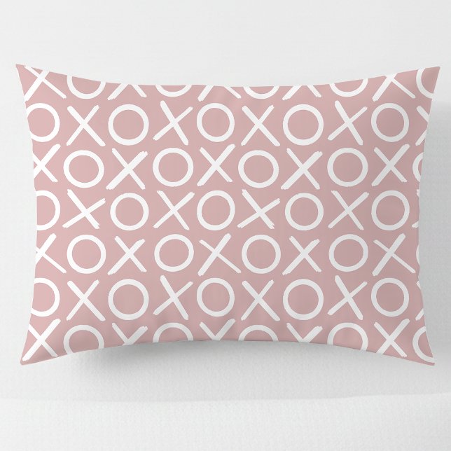 XOXO Hugs & Kisses Dusty Pink Cute Modern Pattern Kissenbezug (Von Creator hochgeladen)