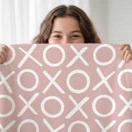 XOXO Hugs & Kisses Dusty Pink Modern Pattern Fleecedecke