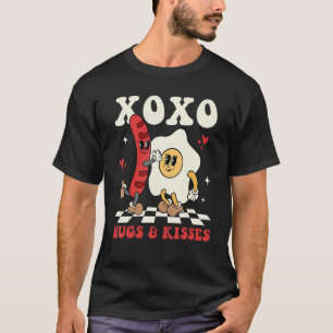 XOXO Hugs & Kisses Hot Dog Omelet Groovy Valenti T-Shirt
