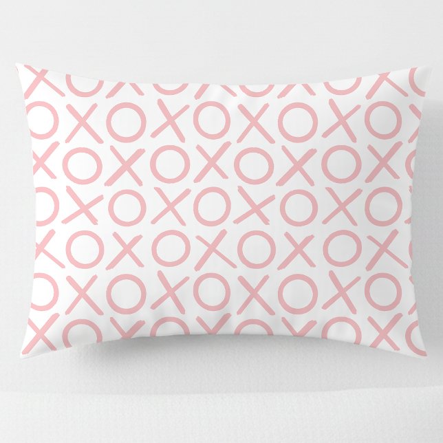 XOXO Hugs & Kisses Pastel Pink White Modern Kissenbezug (Von Creator hochgeladen)