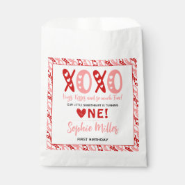 XOXO Hugs & Kisses Valentine's Day 1st Birthday Geschenktütchen