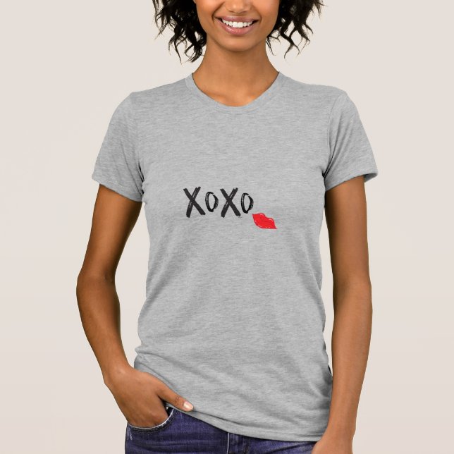 XoXo-Hugs-Kisses-with-Red-Lips Grau T-Shirt (Vorderseite)