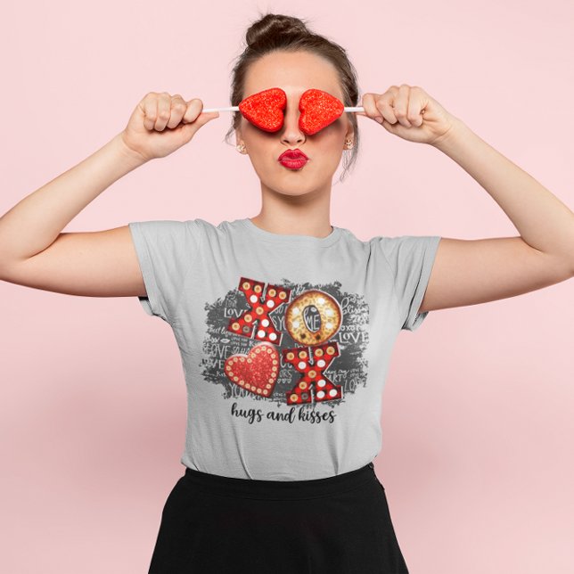 XOXO Liebe mehr Besorgnis weniger Herz T-Shirt (Von Creator hochgeladen)