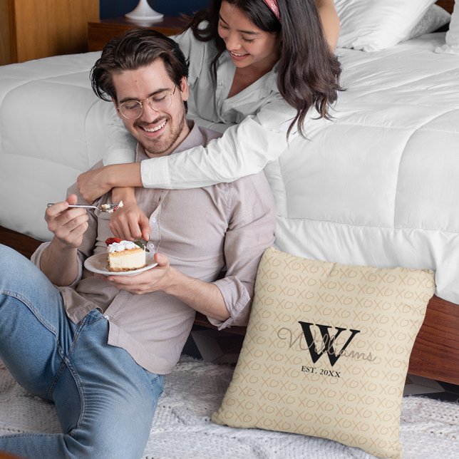 XOXO Monogramm-Pilz Kissen (Von Creator hochgeladen)