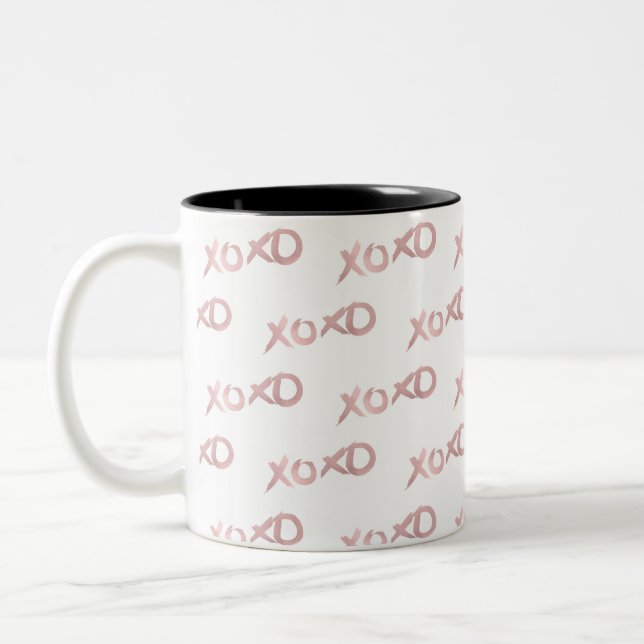 XOXO Rose Gold Moderne Imitate Pinacoteca Zweifarbige Tasse (Links)