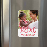 XOXO Valentinstag Foto Magnet für Mama<br><div class="desc">Individuell bedruckter Valentinstag Magnet personalisiert mit Ihrem Foto und Text. Dieses moderne minimalistische Design zeichnet sich durch rote Aquarellschrift aus, die XOXO sagt. Die folgende Nachricht lautet "Happy Valentine's Day to the Best Mama" oder Sie können sie mit Ihrer eigenen speziellen Nachricht für Mama, Oma oder andere besondere Person in...</div>