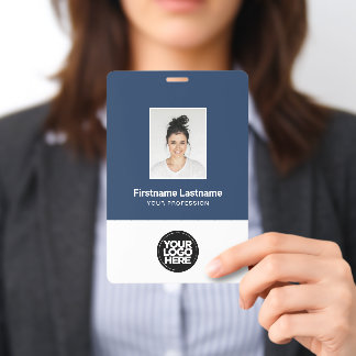 XXL-Mitarbeiterfoto, Bar- und Qr-Code, Logo, Name Ausweis