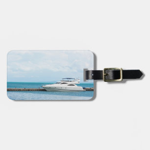 Yacht an der Liegeplatz Gepäckanhänger