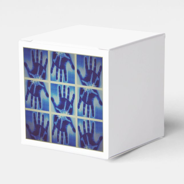 yaie many blue hands  geschenkschachtel (Vorderseite)