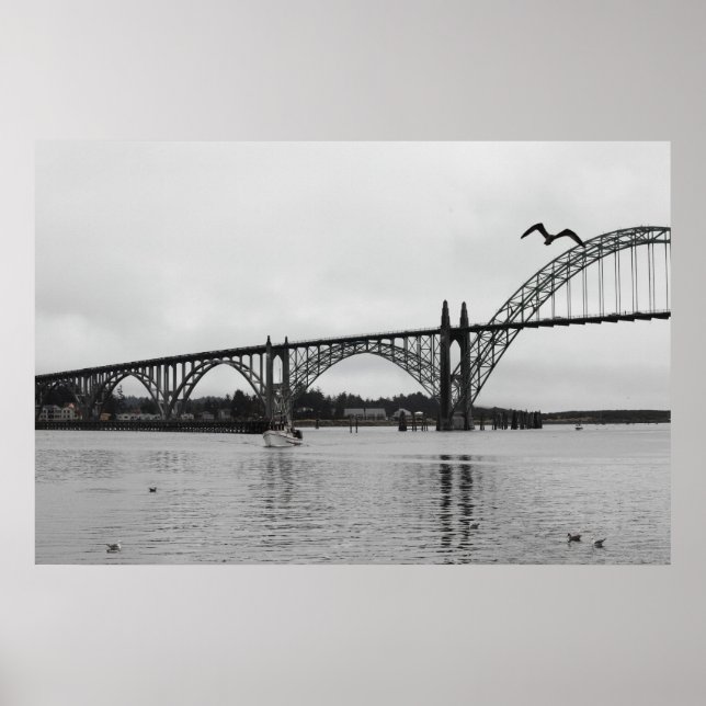 Yaquina Bay Bridge in Black & White Poster (Vorne)