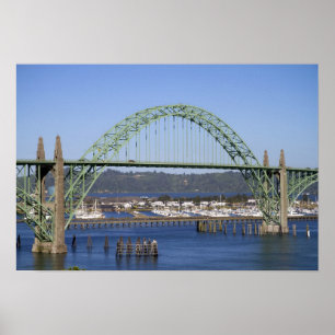 Yaquina Bay Bridge über die Yaquina Bay Poster