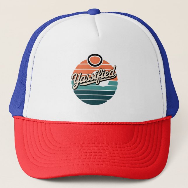 Yassified Retro Sunset Truckerkappe (Vorderseite)