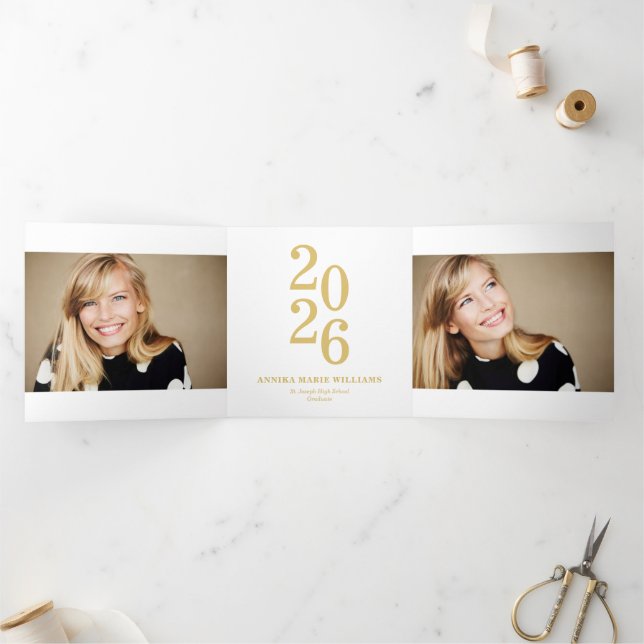 Year of the Graduate Multi Photo Dreifach Gefaltete Ankündigung (Innenseite)