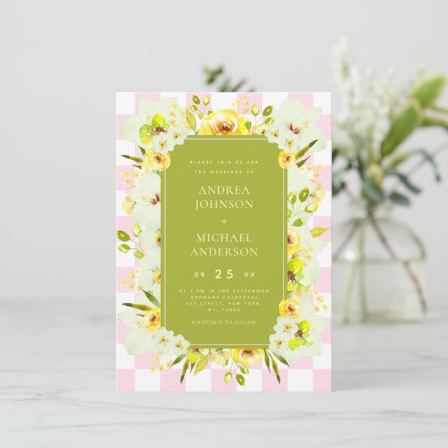Yellow and Green Floral Checkered Wedding Invite Einladung (Stehend Vorderseite)