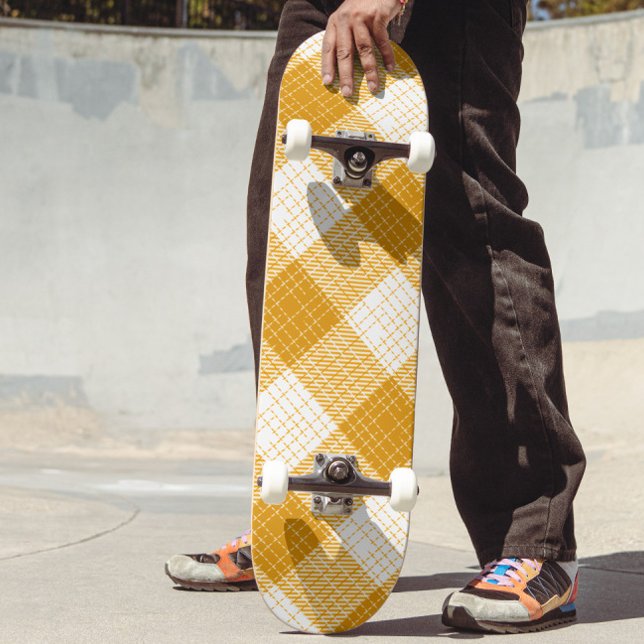 Yellow and White Bold Checkered Plaid Design  Skateboard (Von Creator hochgeladen)